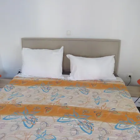 Apartment Holidays 8 *