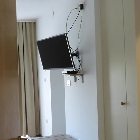 Holidays 8 Apartman *