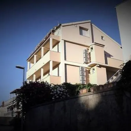 Apartment Holidays 8